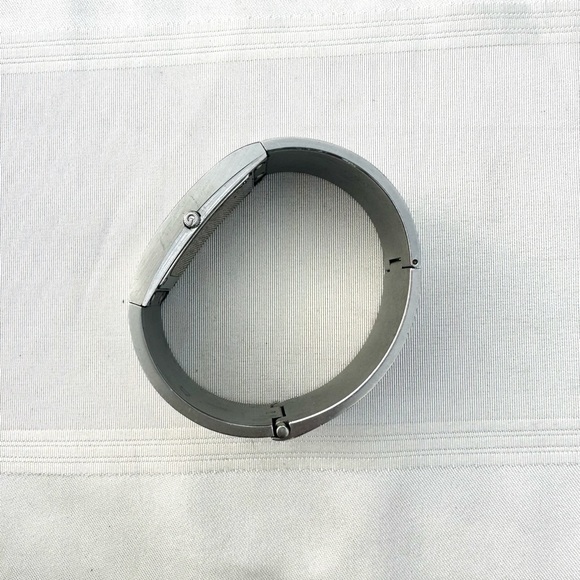 Gucci Watch, vintage Silver Stainless Steel 2400L Dial Bangle - Picture 4 of 4